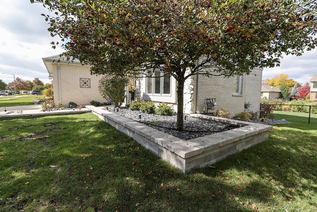 Landscaper lemont