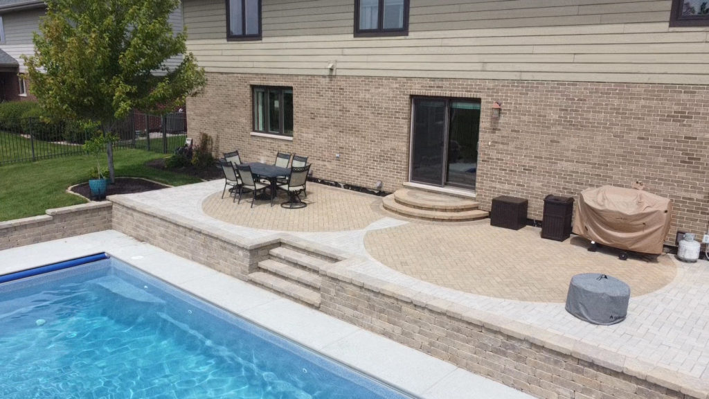 retaining walls for pools in back yards with hills