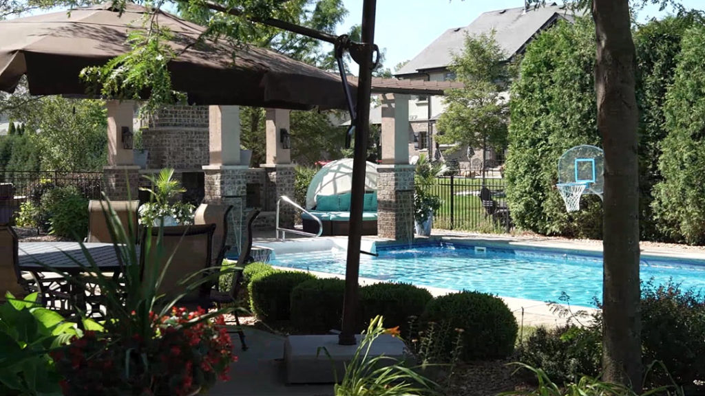 pool with privacy planting